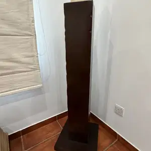 Dark wood display column pedestal for sculptures and fine art, Επαρχία Λευκωσίας — Αγλαντζιά