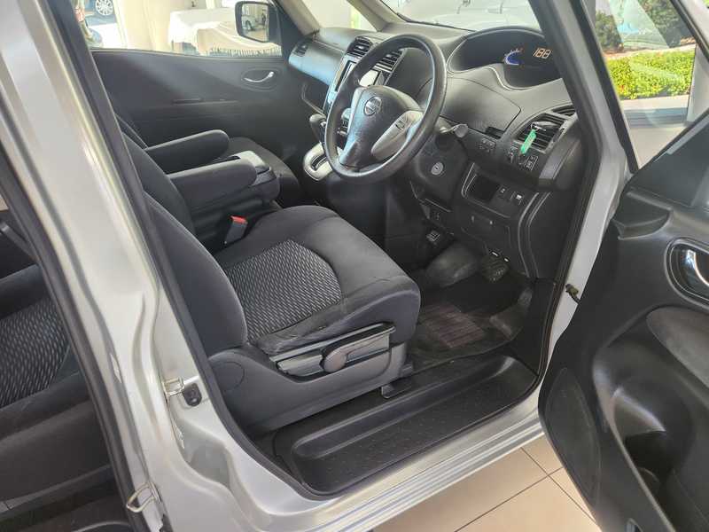 2014 Nissan Serena 2,0L 2014 Cyprus