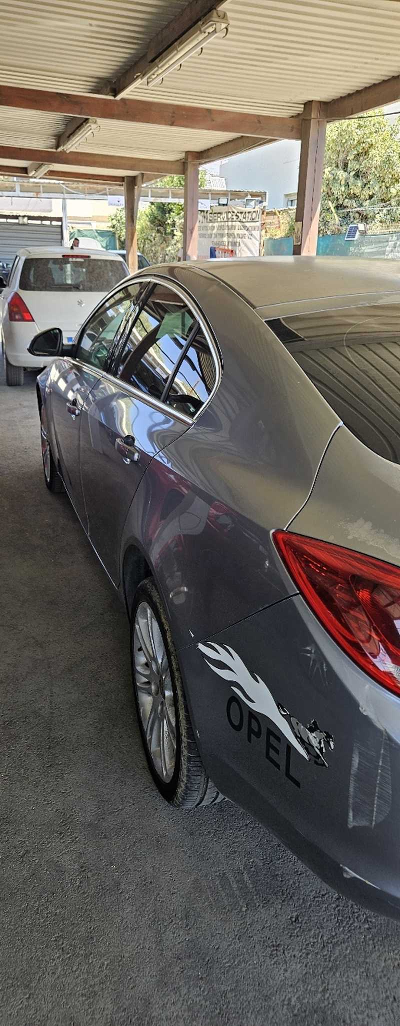 2011 Opel, Vauxhall Insignia 2,0L 2011 Cyprus
