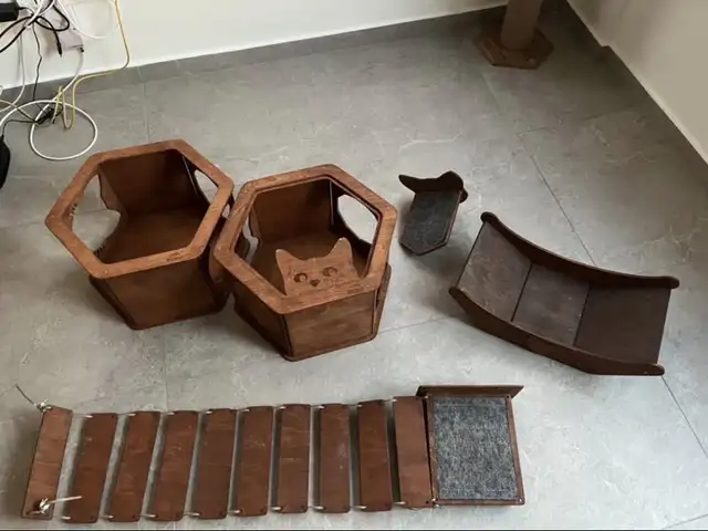 Cat wall toys furniture 2 hexagons with cat design3 steps 1 wall bed1 bridge, Nicosia — Palouriotissa