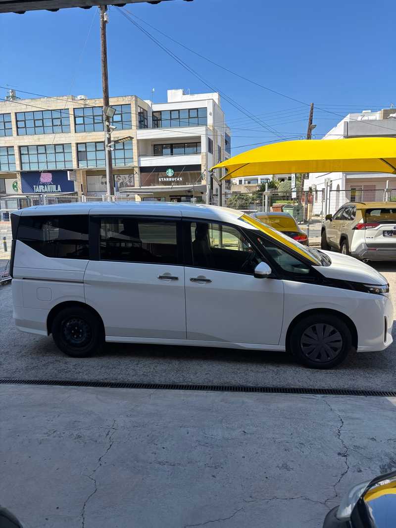 2023 Nissan Serena 2,0L 2023 Cyprus