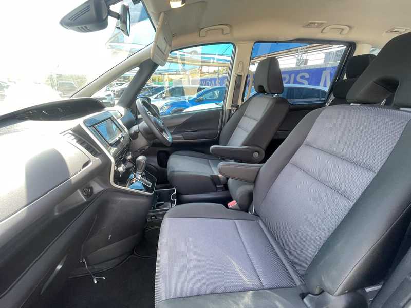 2021 Nissan Serena 2,0L 2021 Cyprus
