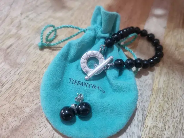 Genuine Tiffany & Co. Black Onyx Bracelet & Earrings, Paphos — Paphos - Universal