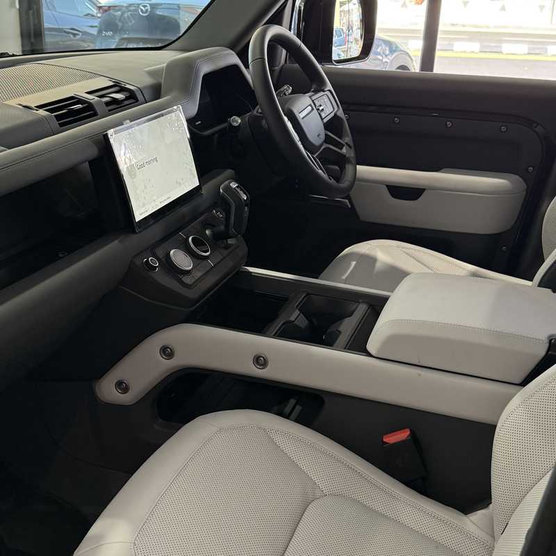 2025 Land Rover Defender 3,0L 2025 Cyprus