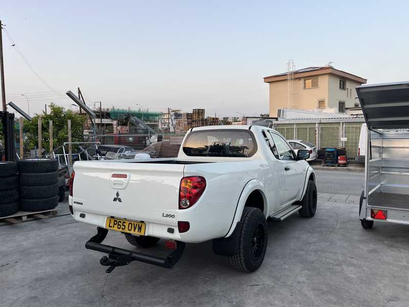 2015 Mitsubishi L200 2,4L 2015 Cyprus