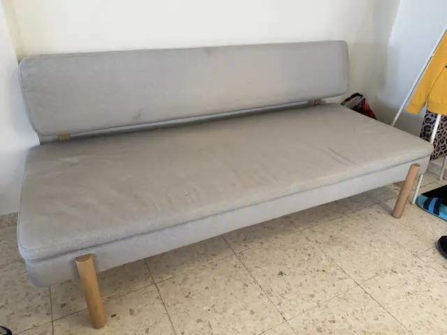 Ikea sofa, Επαρχία Λευκωσίας — Στρόβολος - Χρυσελεούσα