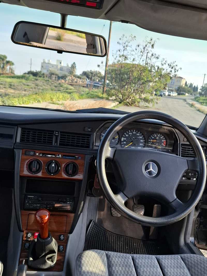 1992 Mercedes-Benz E-Class 2,0L 1992 Cyprus