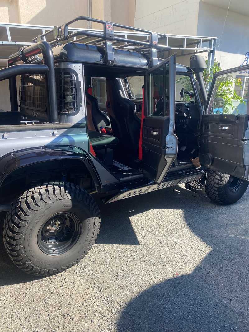 2004 Land Rover Defender 2,5L 2004 Cyprus