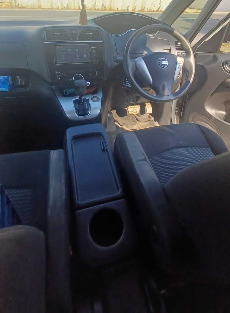 2013 Nissan Serena 2,0L 2013 Cyprus