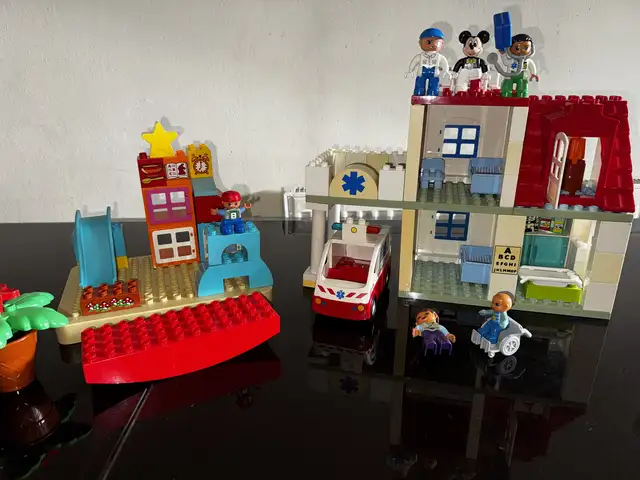 Lego duplo hospital and playground bundle, Nicosia — Strovolos - Acropolis