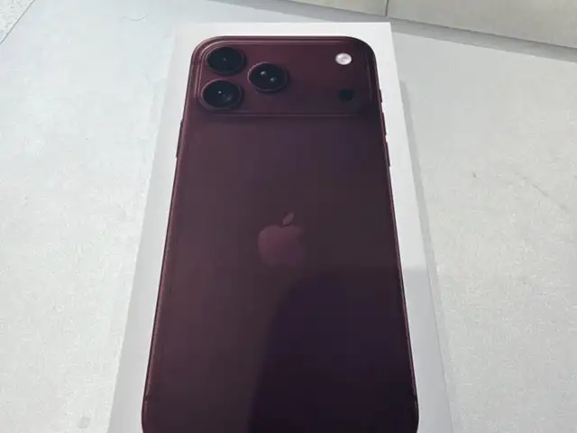 New iphone 18 pro 256gb burgundy. bought today in public. invoice and warranty, Επαρχία Λεμεσού — Γερμασόγεια