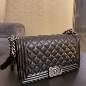 Chanel boy bag, Επαρχία Λεμεσού — Άγιος Αθανάσιος