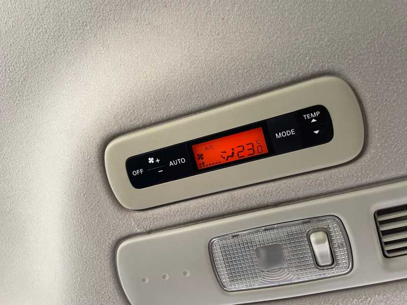 2012 Nissan Serena 2,0L 2012 Cyprus