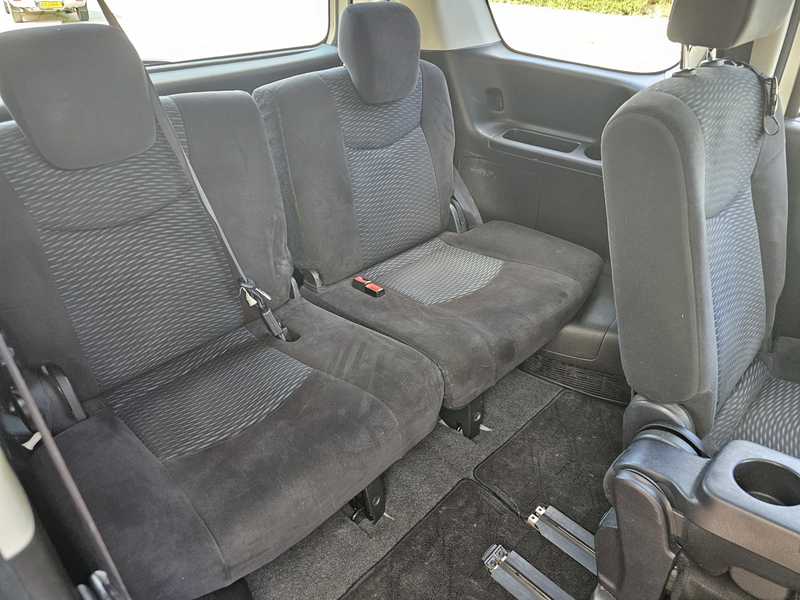 2016 Nissan Serena 2,0L 2016 Cyprus