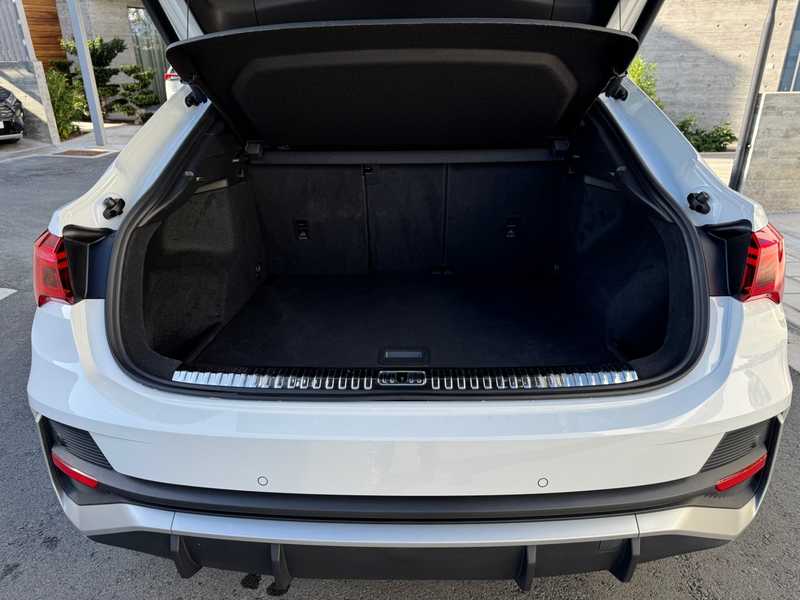 2021 Audi Q3 1,5L 2021 Cyprus
