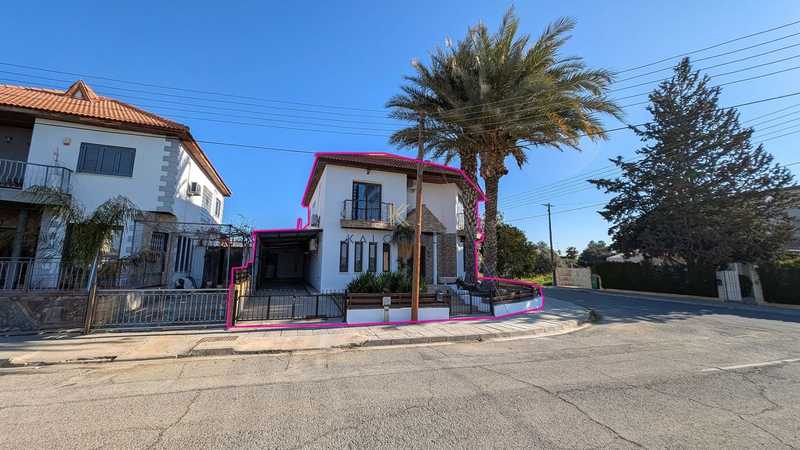 4-bedroom detached house for sale