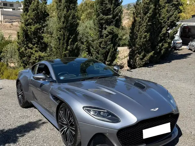 Aston Martin DBS