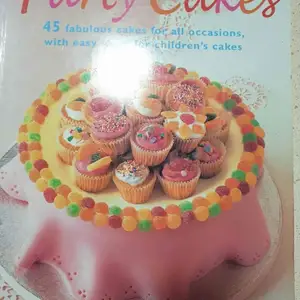 Carol Deacon's Party Cakes βιβλιο σΝ καινουργιο με 45 σχεδια για τουρτες, Larnaca — Athienou