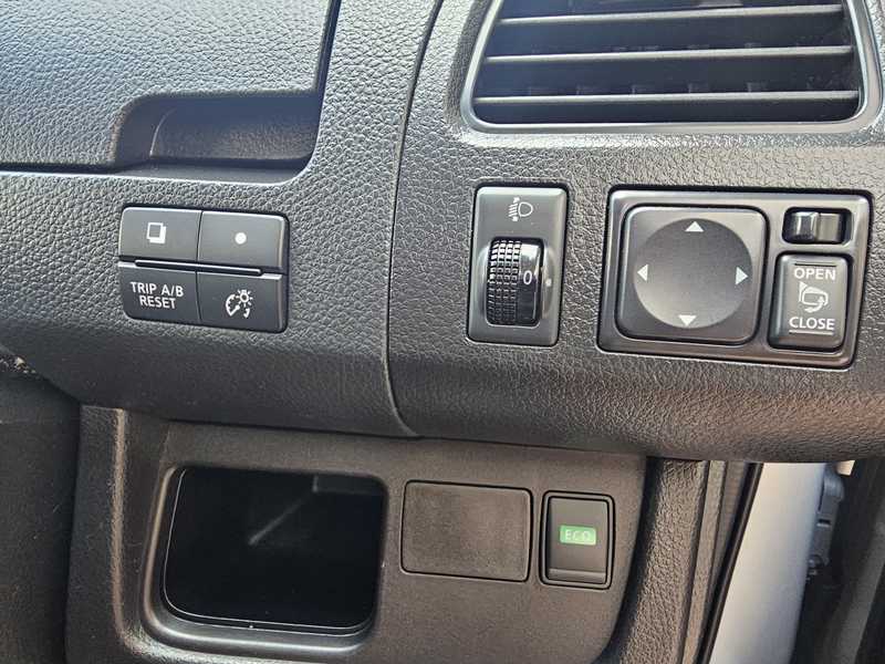 2016 Nissan Serena 2,0L 2016 Cyprus