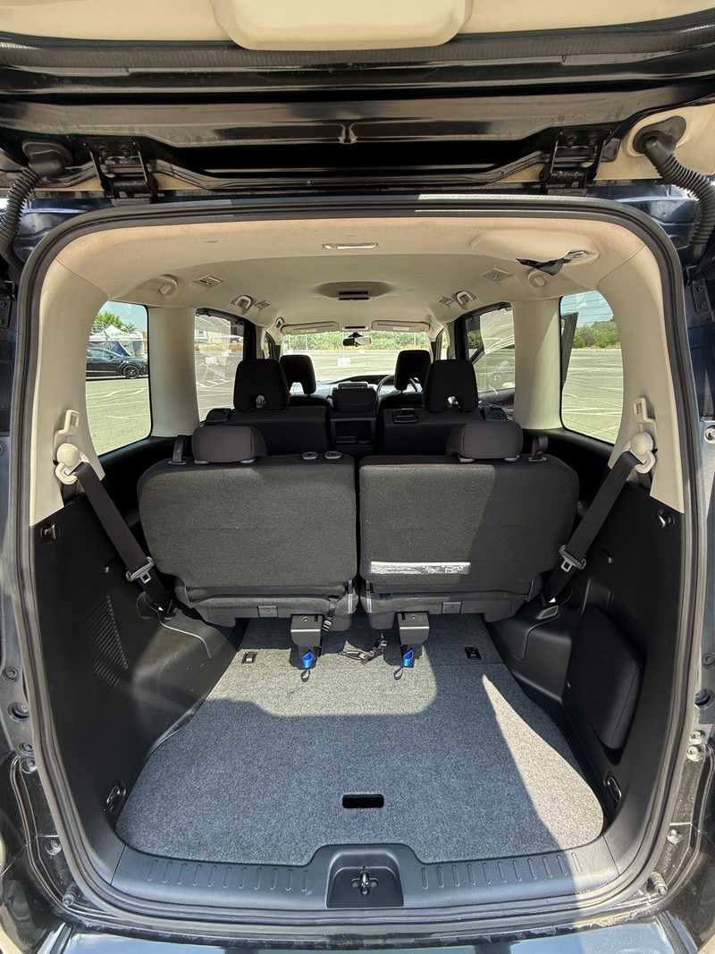 2022 Nissan Serena 2,0L 2022 Cyprus