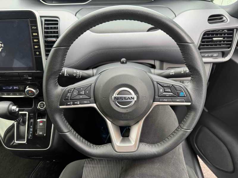 2022 Nissan Serena 2,0L 2022 Cyprus