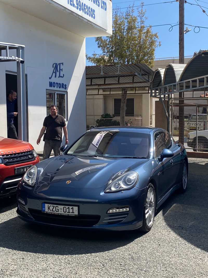 Porsche Panamera 4,8L 2011