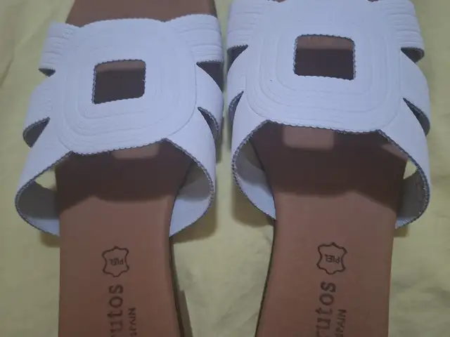 New sandals white colour, Larnaca — Drosia