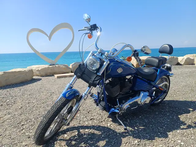 Harley davidson rocker c, Επαρχία Πάφου — Πέγεια