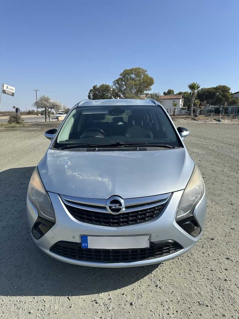 2014 Opel, Vauxhall Zafira 1,4L 2014 Cyprus