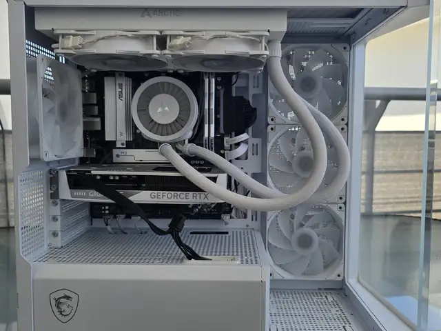 All-white gaming pc | ryzen 7 7800x3d-rtx 5060 ti 16gb|32gb ddr5|2tb nvme, Επαρχία Λευκωσίας — Λατσιά - Άγιος Γεώργιος