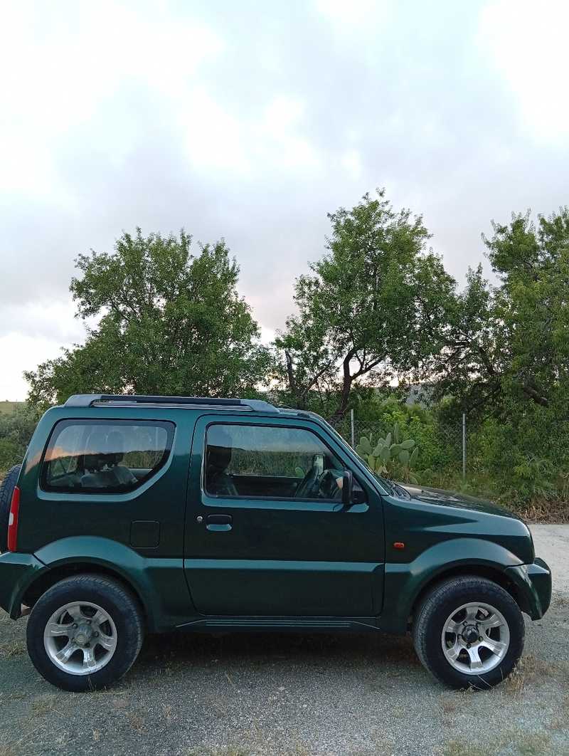 2002 Suzuki Baleno 6,4L 2002 Cyprus