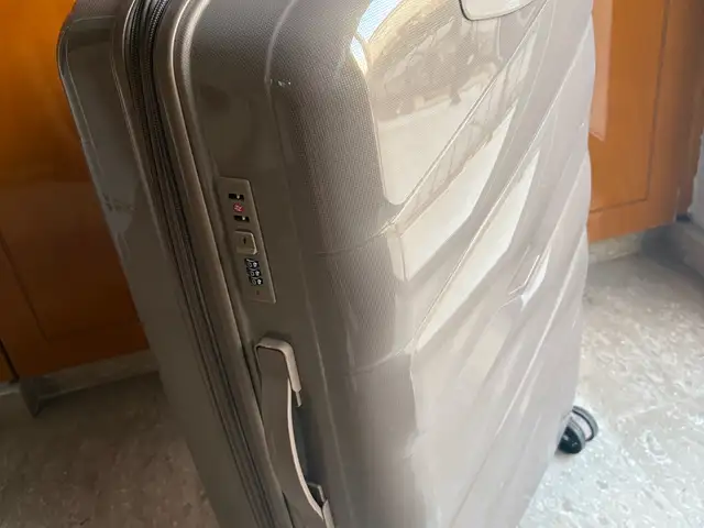 Travel bag suitcase 28, Limassol — Limassol - Zakaki