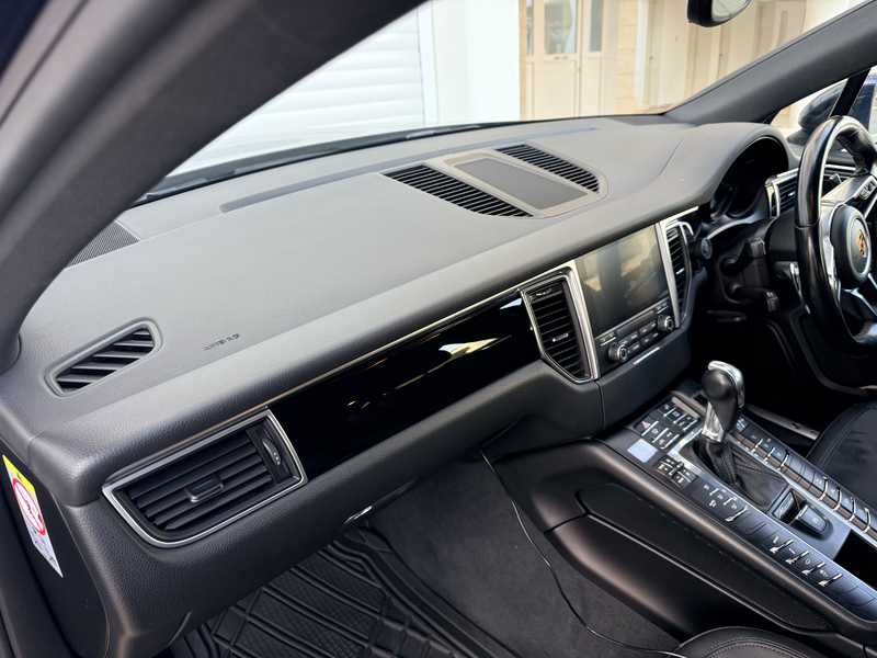 2017 Porsche Macan 3,0L 2017 Cyprus