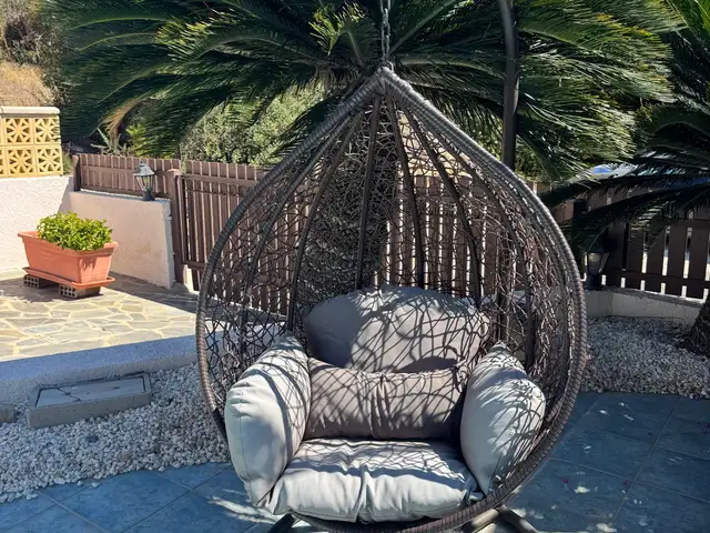 Garden hanging egg chair with stand and cushions, Επαρχία Πάφου — Πέγεια