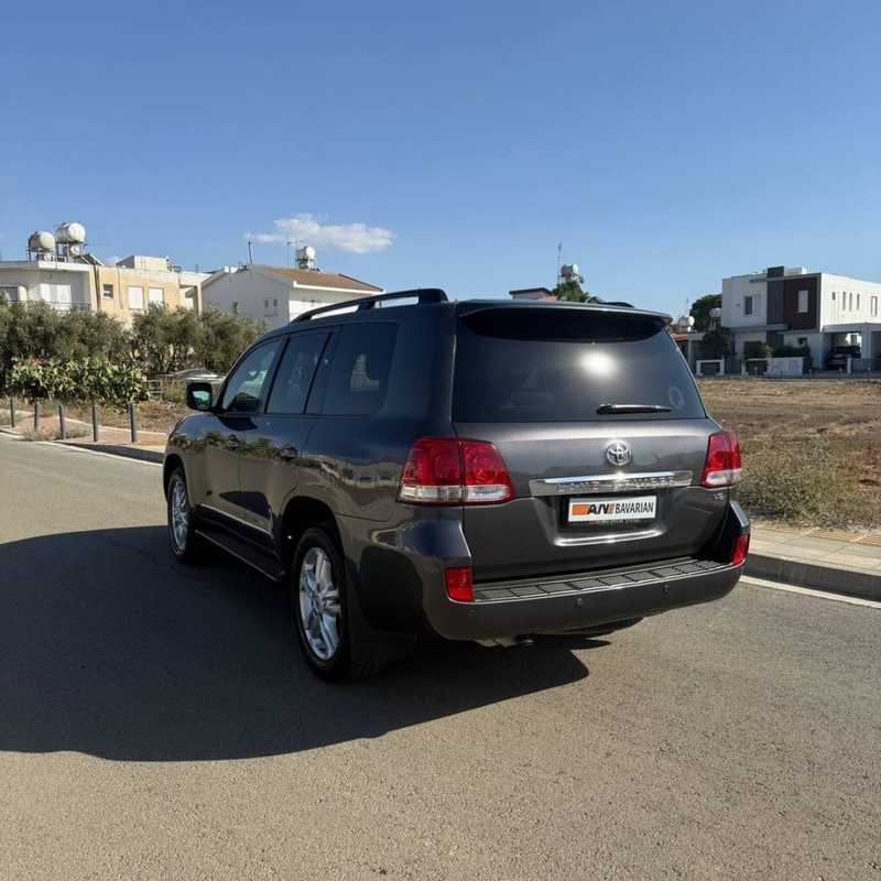 2011 Toyota Land Cruiser Prado 4,8L 2011 Cyprus