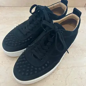 Christian louboutin happy rui spikes black suede size39 unisex, Paphos — Agios Georgios