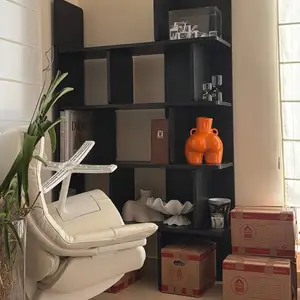 New black shelve, Επαρχία Λεμεσού — Λεμεσός - Μέσα Γειτονιά
