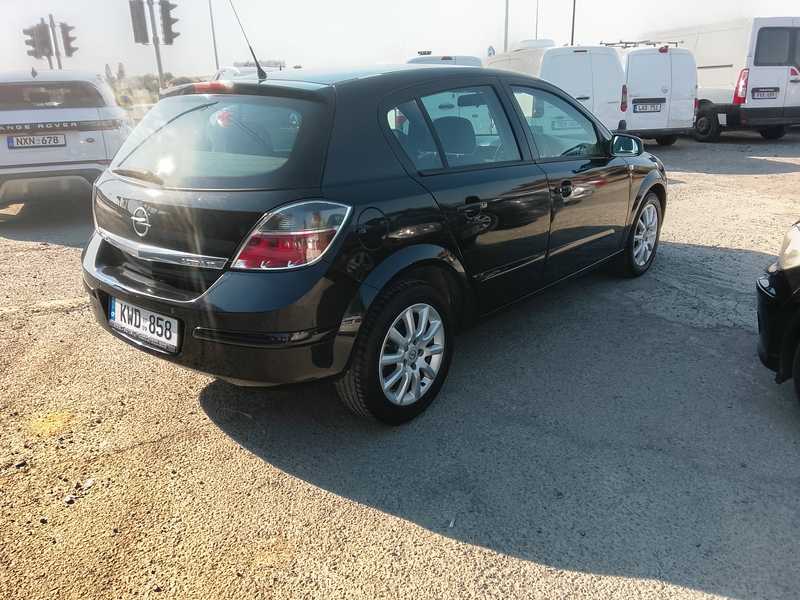 2009 Opel, Vauxhall Astra 1,6L 2009 Cyprus