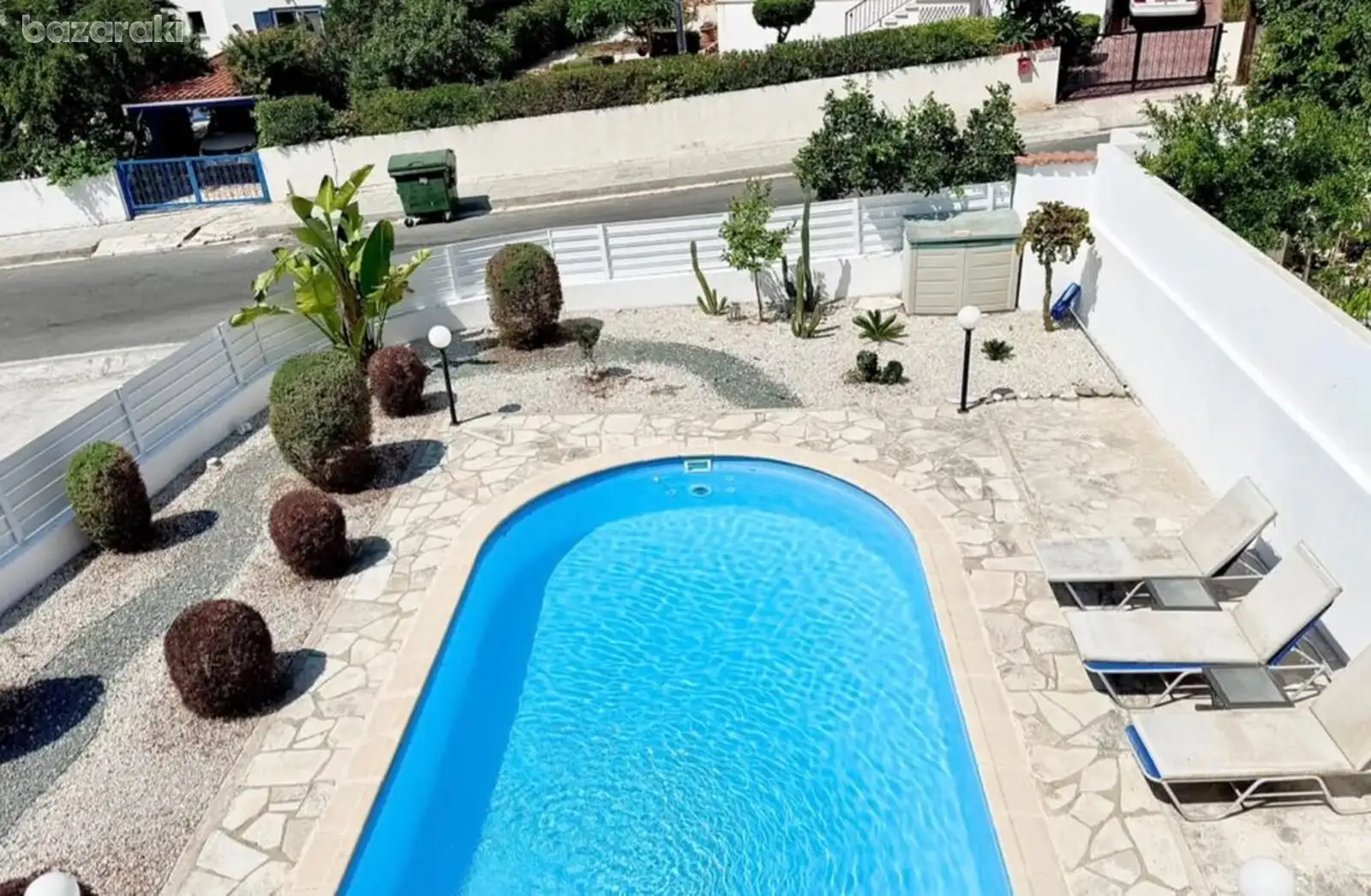 House, 3 bedrooms — 2