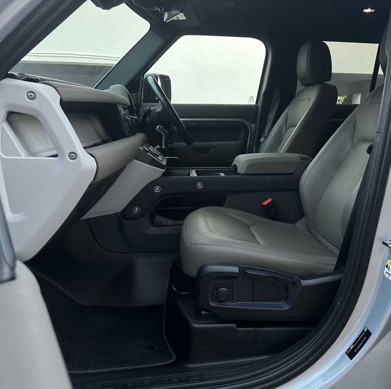 2023 Land Rover Defender 3,0L 2023 Cyprus