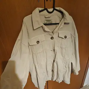 Stradivarius oversized corduroy jacket size xs, Επαρχία Λευκωσίας — Αγλαντζιά