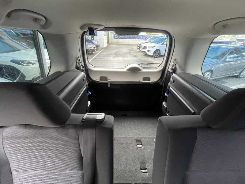 2021 Nissan Serena 2,0L 2021 Cyprus