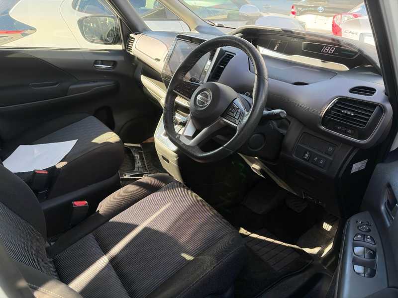 2021 Nissan Serena 2,0L 2021 Cyprus