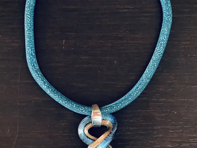 Handmade authentic original murano glass italian blue snake pendant necklace, Επαρχία Λάρνακας — Περιβόλια Λάρνακας
