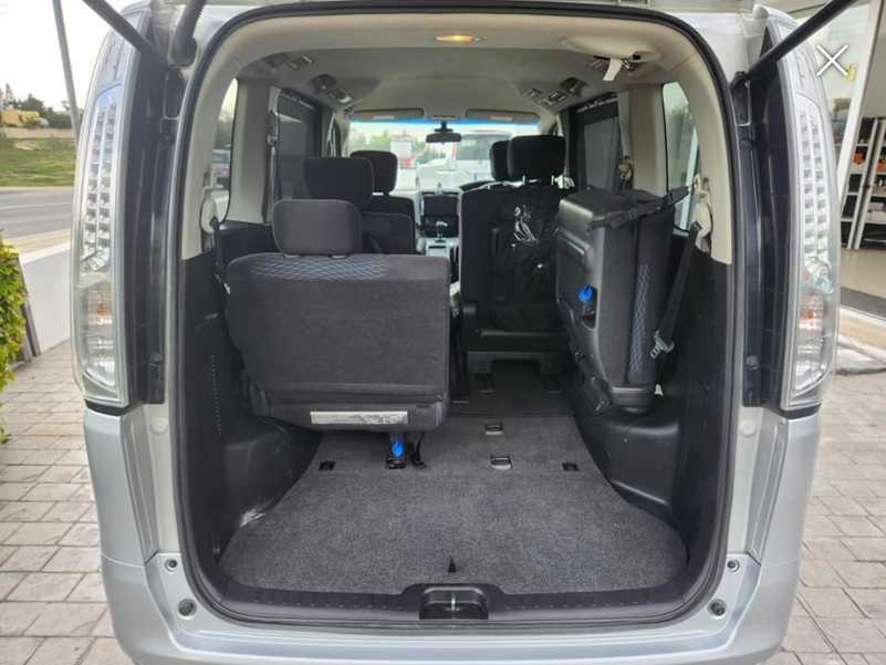 2014 Nissan Serena 2,0L 2014 Cyprus