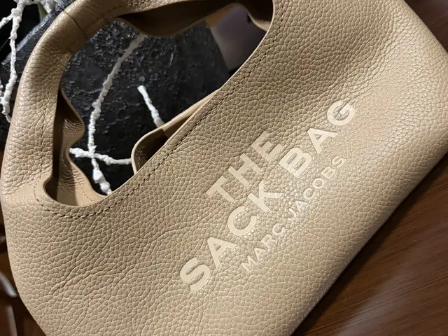 Γνήσια marc jacobs, δερμάτινη τσάντα σε camel/beige χρώμα, Επαρχία Λάρνακας — Λάρνακα - Φοινικούδες