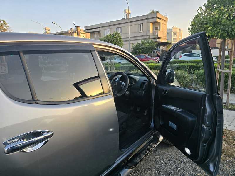 2015 Mitsubishi L200 2,4L 2015 Cyprus