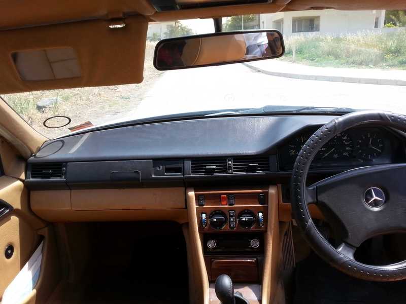 1987 Mercedes-Benz E-Class 2,5L 1987 Cyprus