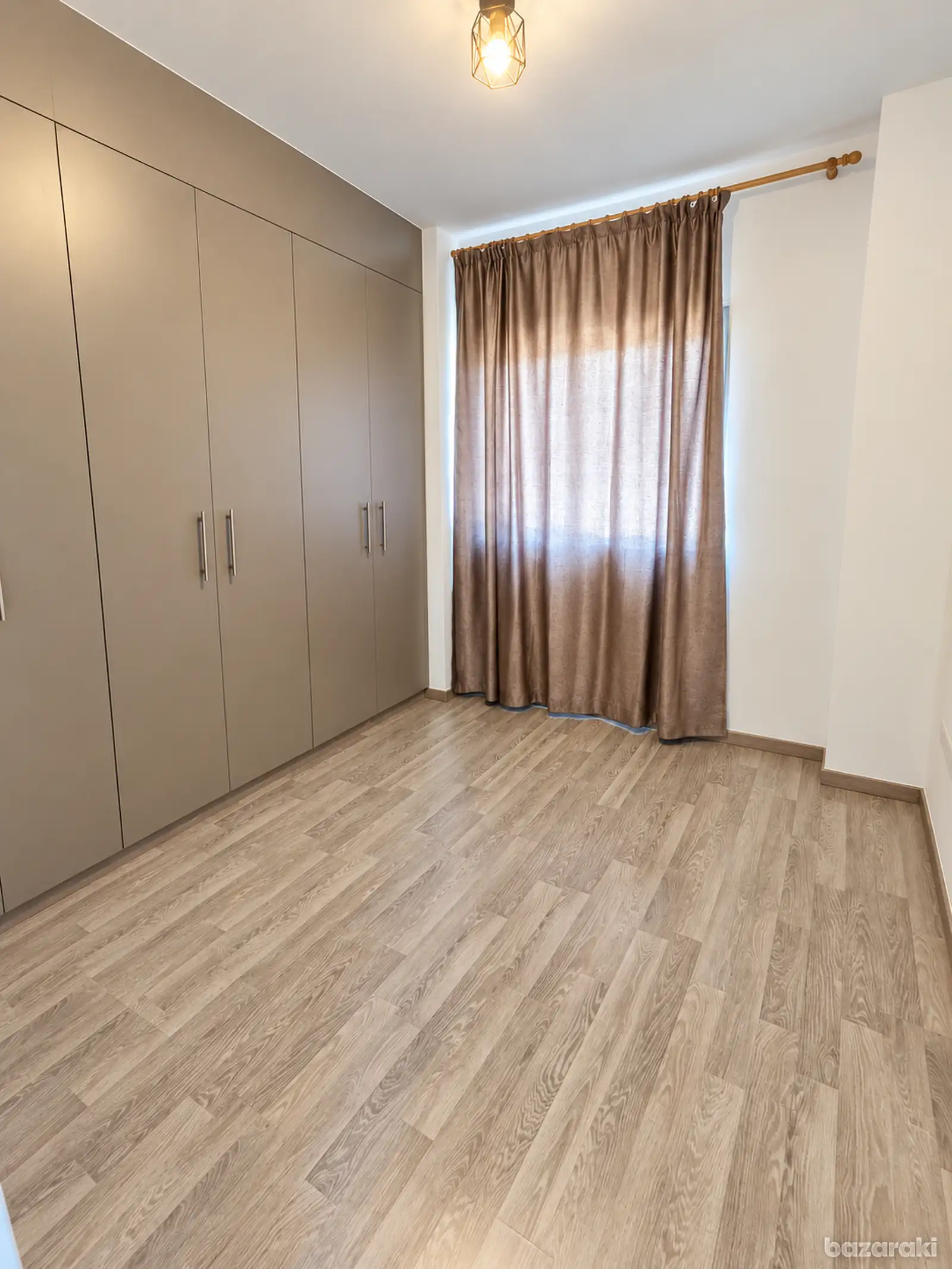House, 3 bedrooms — 13