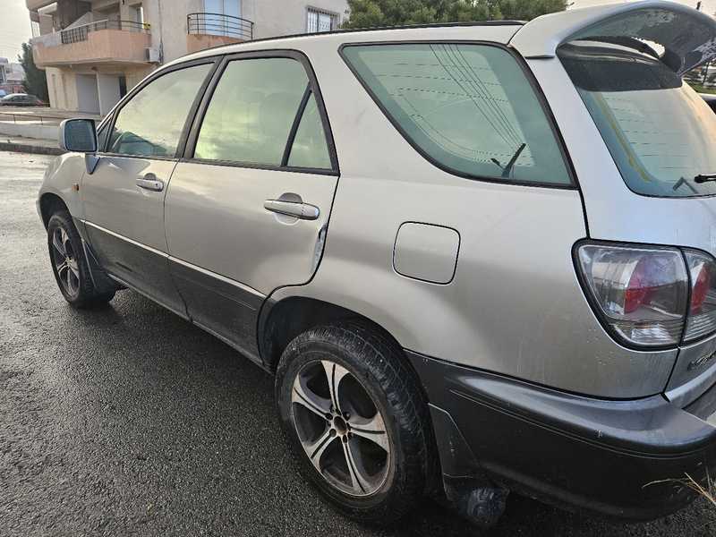 2002 Toyota Harrier 2,2L 2002 Cyprus